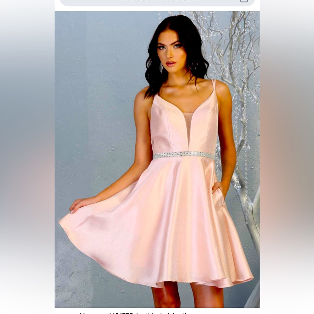 Elegant Pink Sleeveless Dress